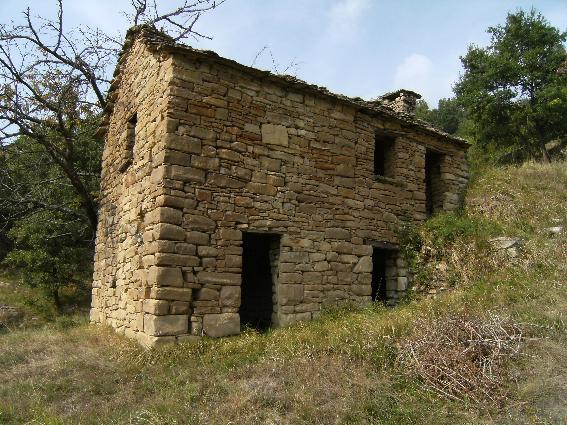 Rif.067 rustico cortemilia franco grillo Pietra di langa cortemilia